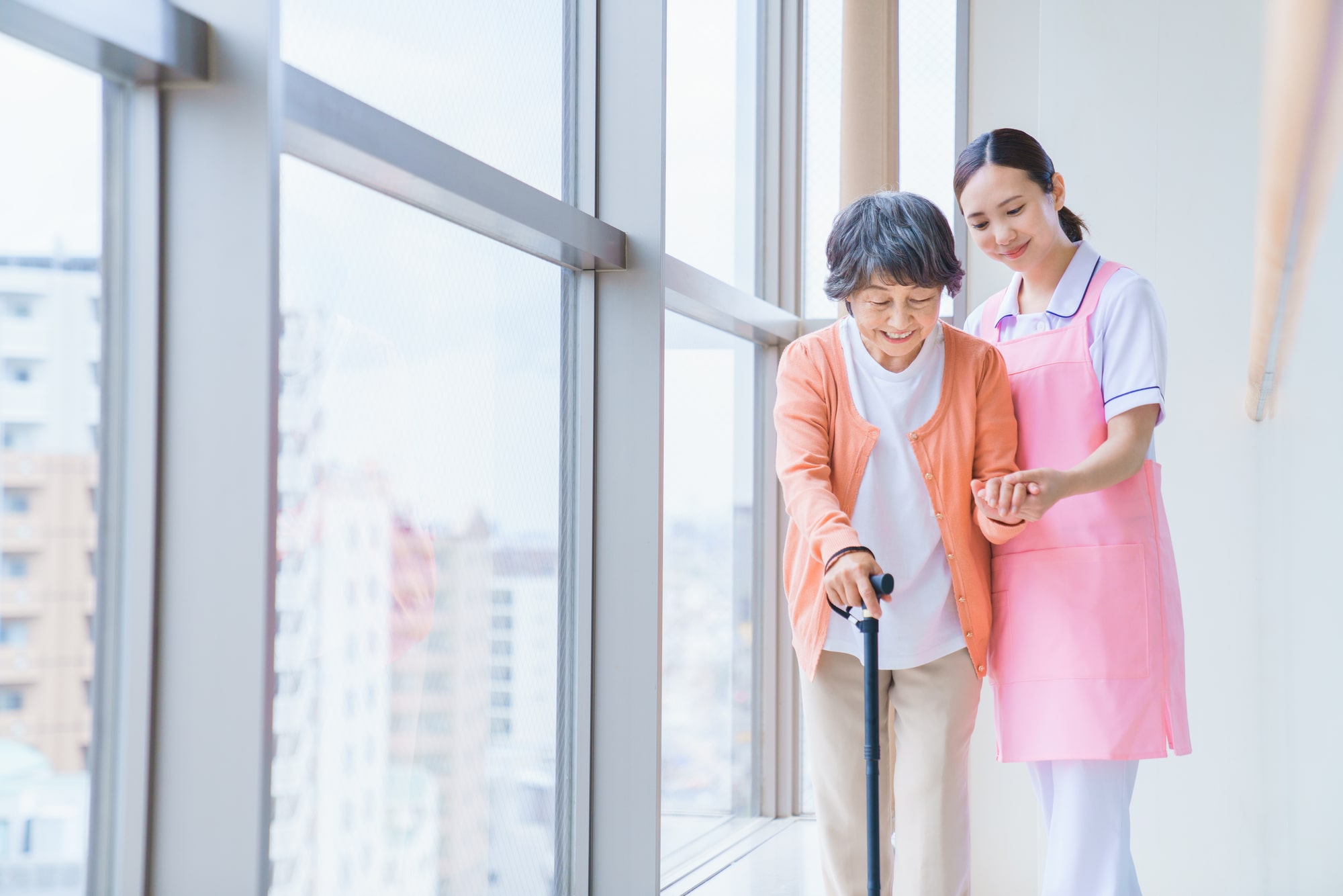 「介護職員のアルバイト募集」長期的に働いて行きたい方募集。福利厚生が充実な職場。